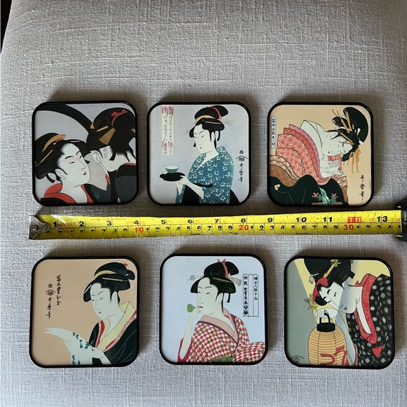 NWOT a set of traditional print coasters/decors+a bonus ashtray - Picture 2 of 6